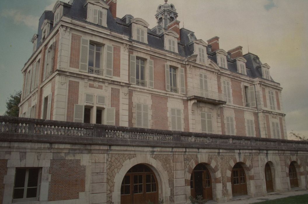 Château du Meix-Saint-Michel : Façade sud-est, vue générale