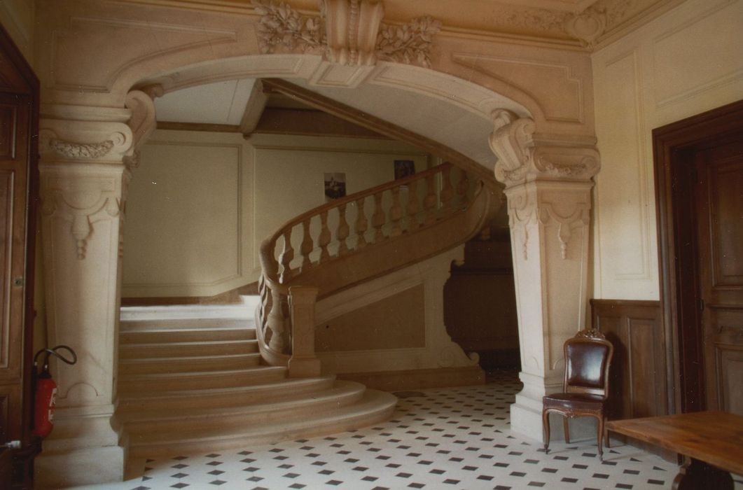 Château du Meix-Saint-Michel : Escalier d’honneur, vue partielle