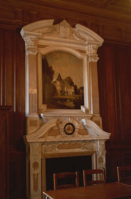 Château du Meix-Saint-Michel : Salle à manger, détail de la cheminée