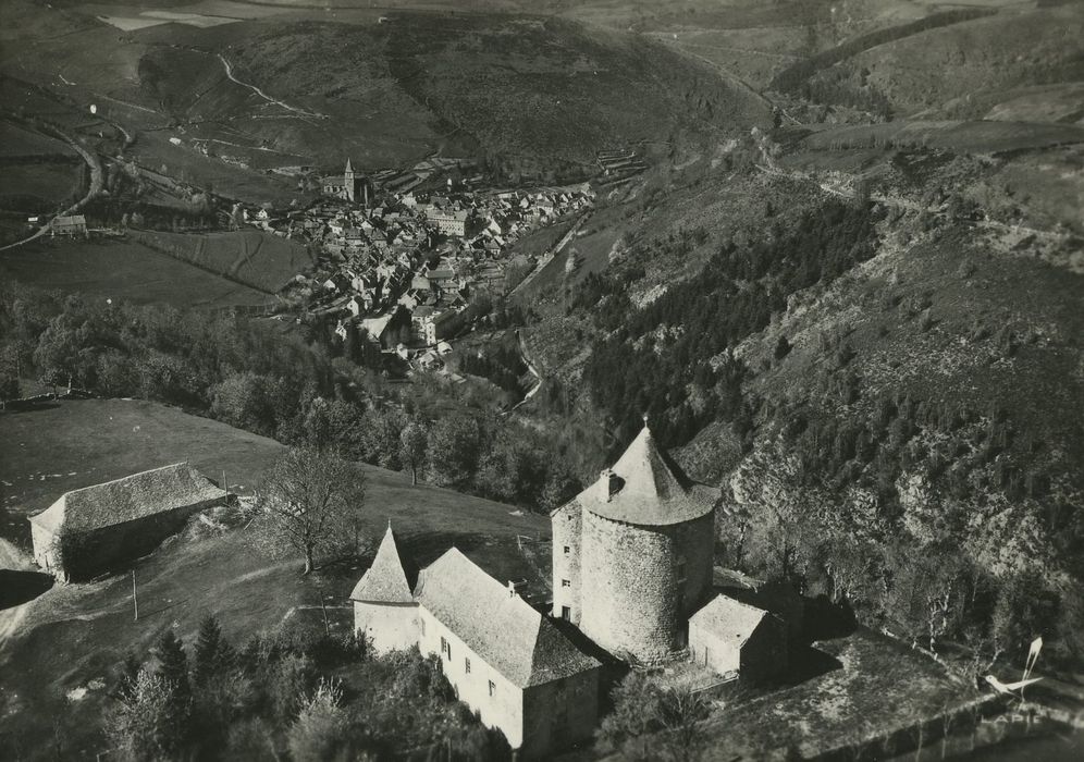 Tour du Couffour : Vue aérienne de l’ensemble du site