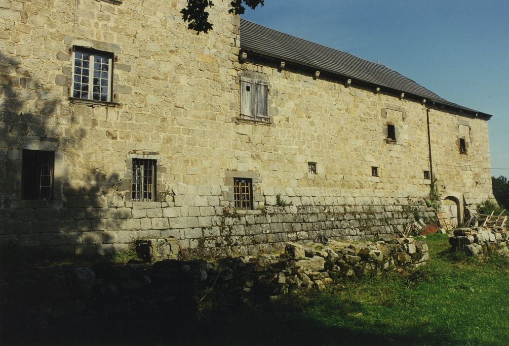 Château de Montvallat : Ensemble est, vue partielle