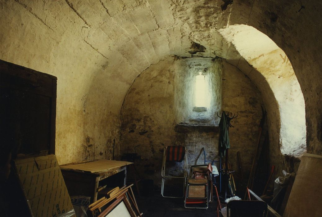 Château de Montvallat : Rez-de-chaussée, chapelle, vue générale