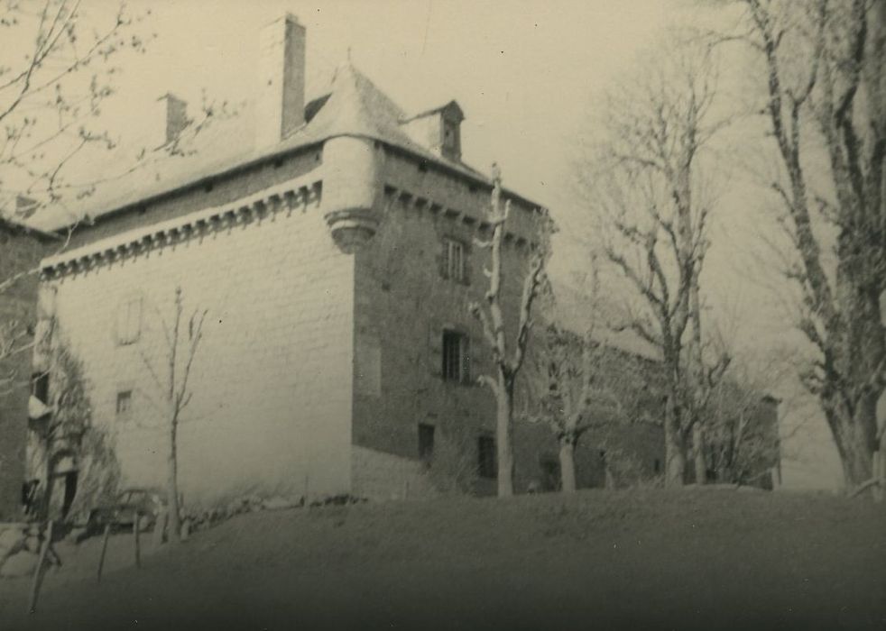 Château de Montvallat : Ensemble sud-est, vue générale