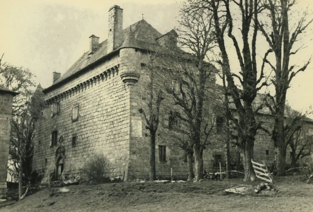 Château de Montvallat : Aile sud, façade sud et est, vue générale