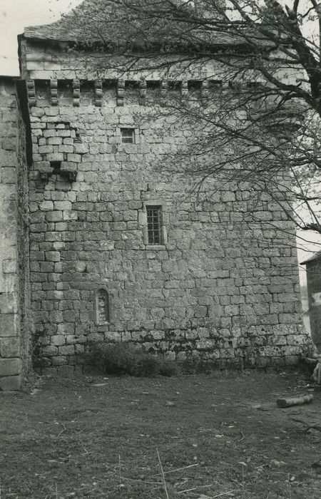 Château de Montvallat : Aile sud, façade ouest, vue générale