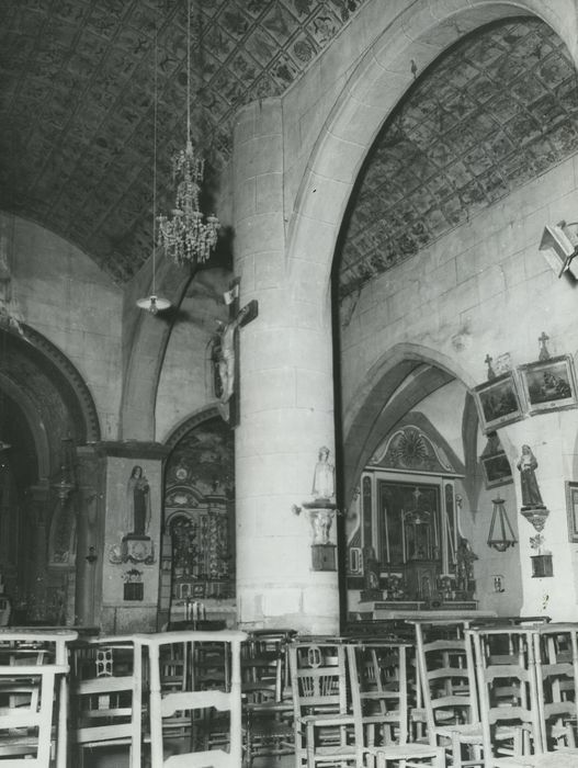 Eglise Saint-Léger : Nef et collatéral sud, vue partielle