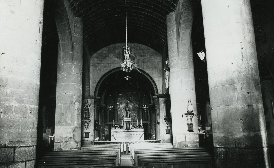 Eglise Saint-Léger : Nef, vue partielle