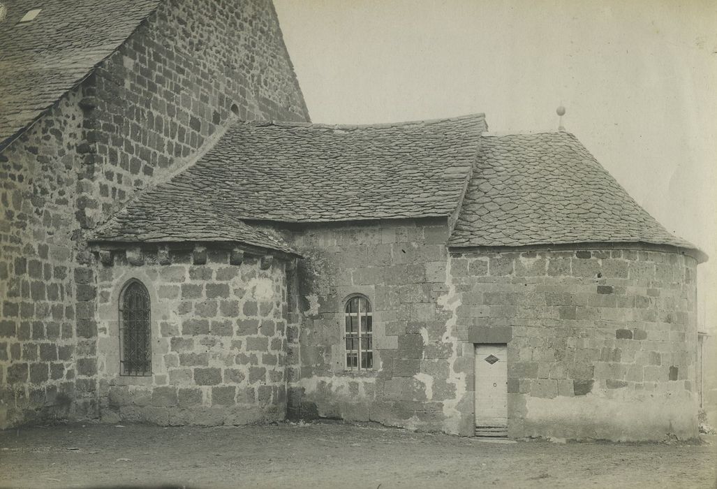 Eglise Saint-Léger : Chevet, façade sud, vue générale