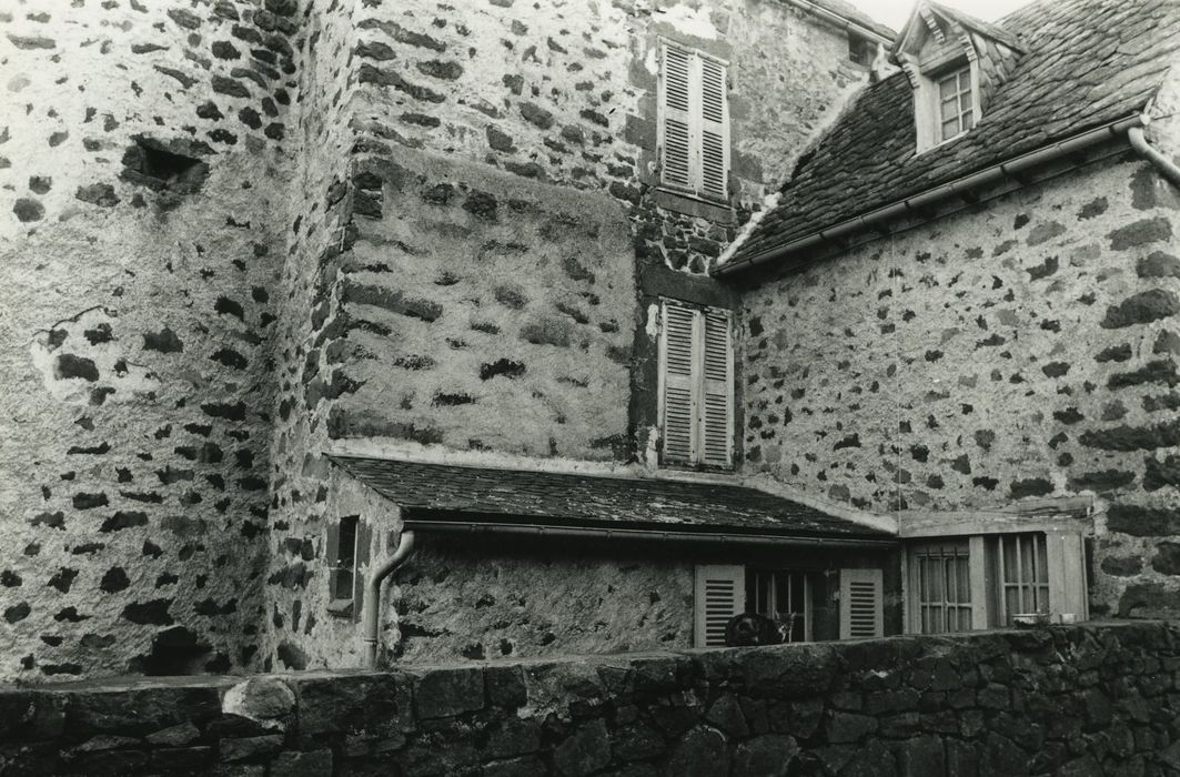 Château d'Escorolles : Façade nord, vue partielle