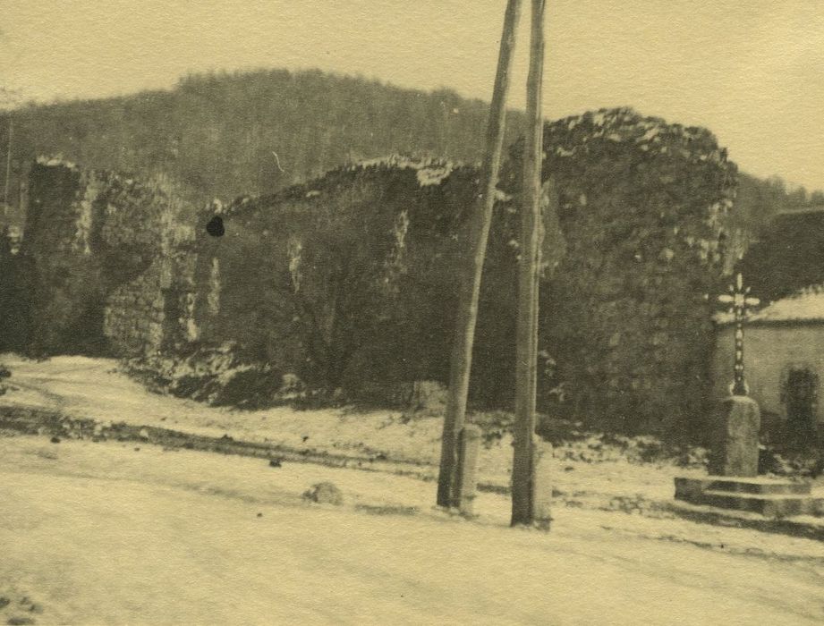 Abbaye de Feniers : Vue partielle des ruines