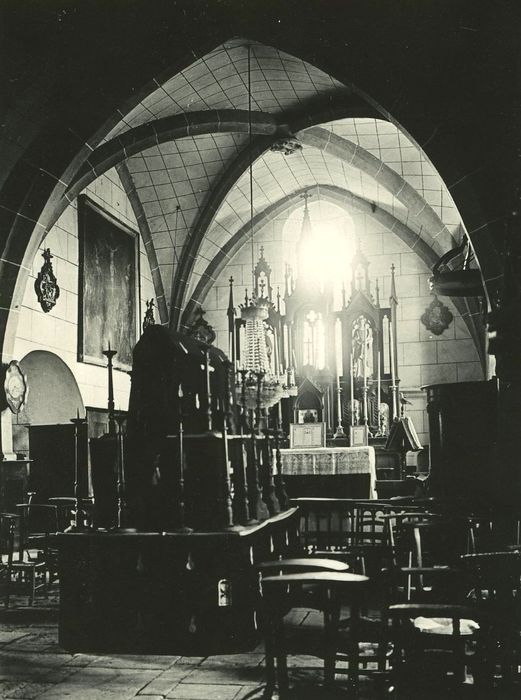 Eglise Saint-Hilaire : Choeur, vue partielle