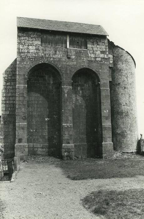 Eglise Saint-Amand : Façade ouest, vue générale