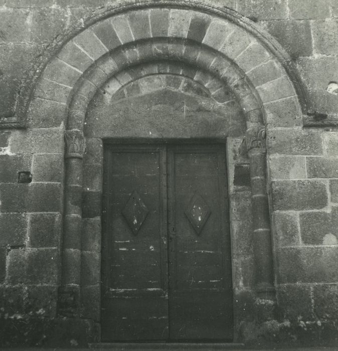 Eglise Saint-Géraud : Portail nord, vue générale