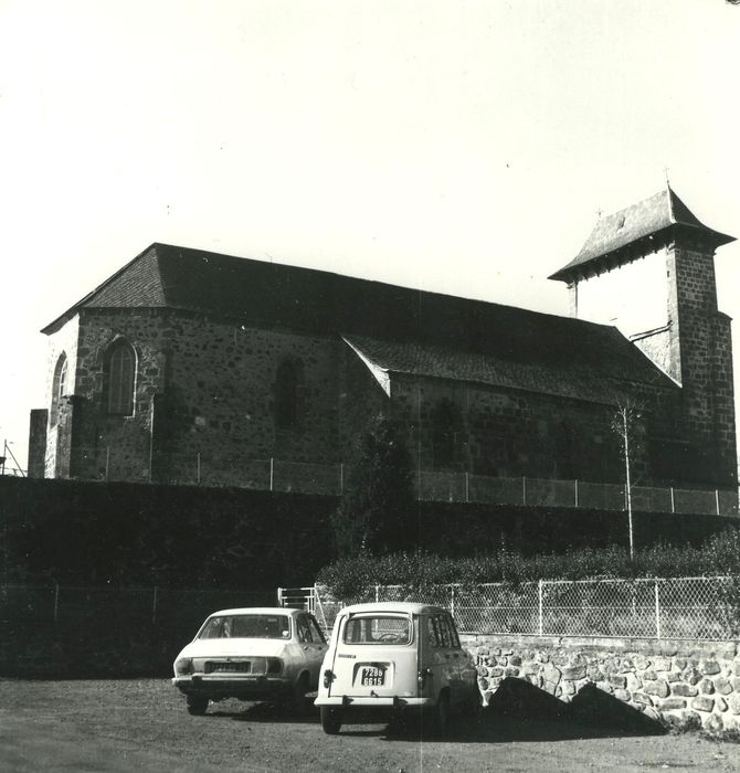 Eglise Saint-Géraud : Façade latérale nord, vue générale