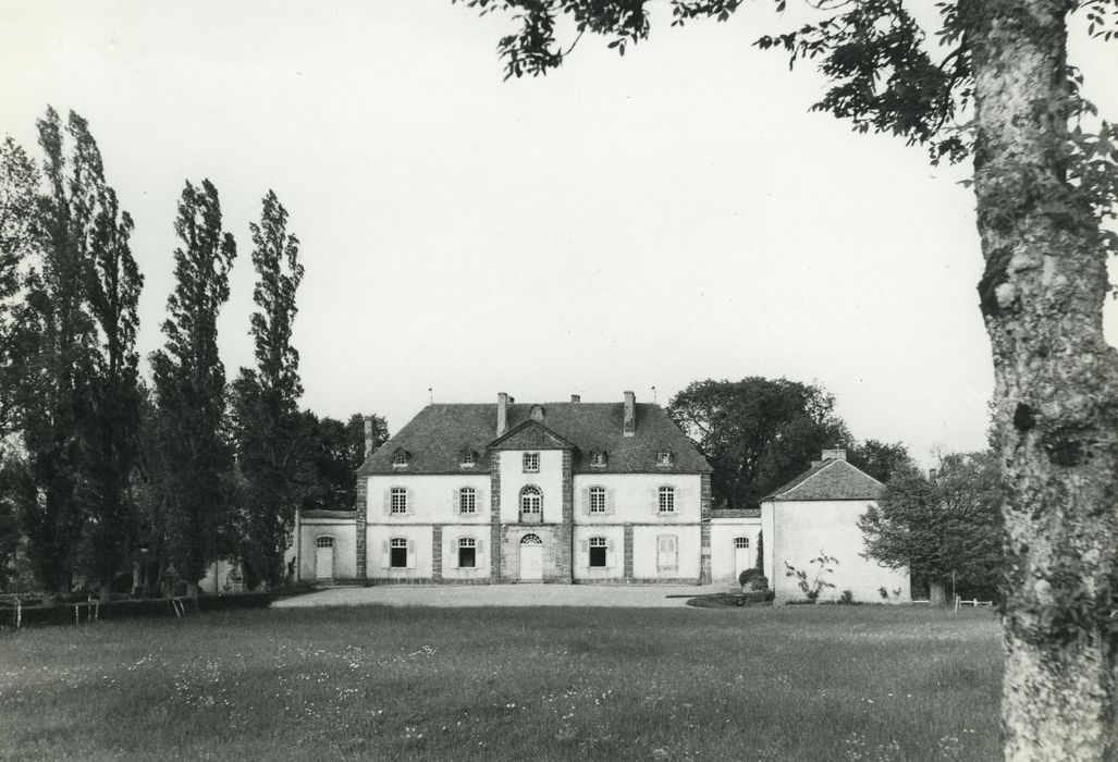 Château du Chassan : Façade ouest, vue générale