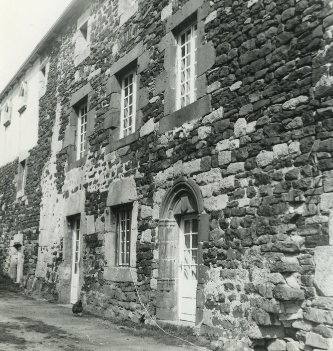 Château du Chassan : Aile sud, façade sud, vue partielle