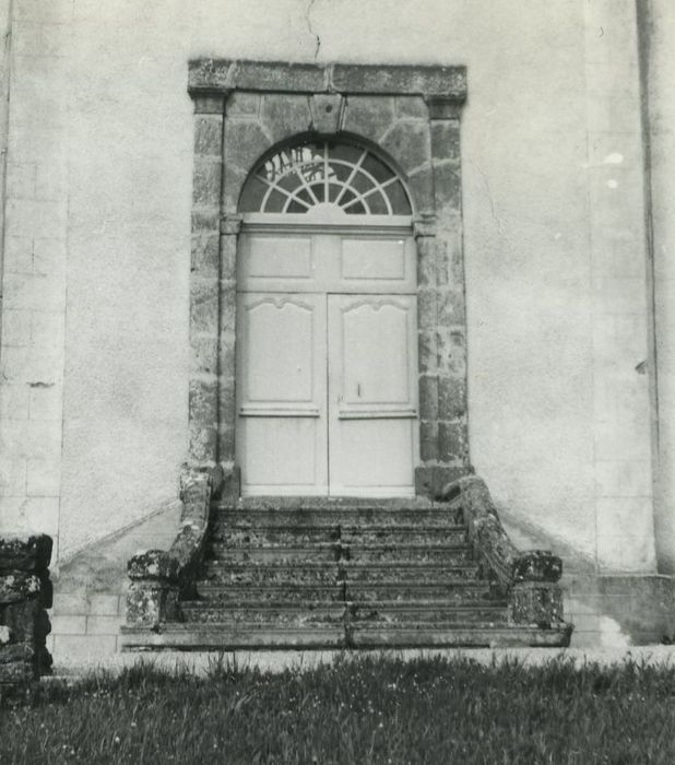 Château du Chassan : Porte d’accès est, vue générale