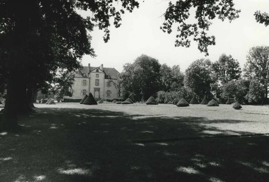 Château du Chassan : Jardins est, vue générale