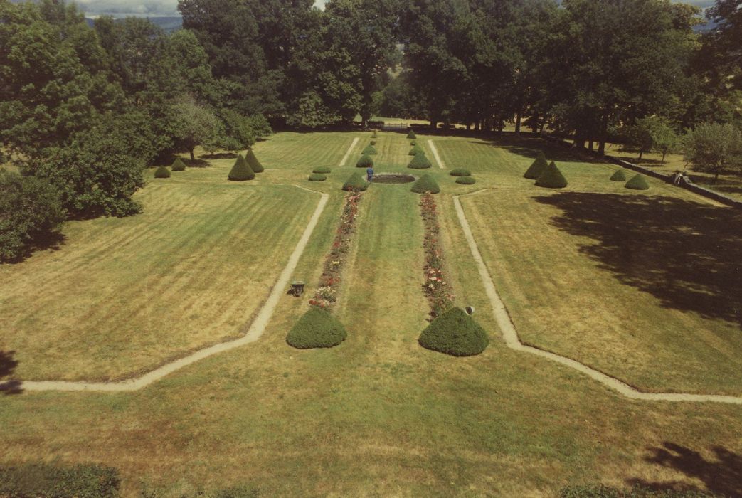 Château du Chassan : Jardins est, vue générale