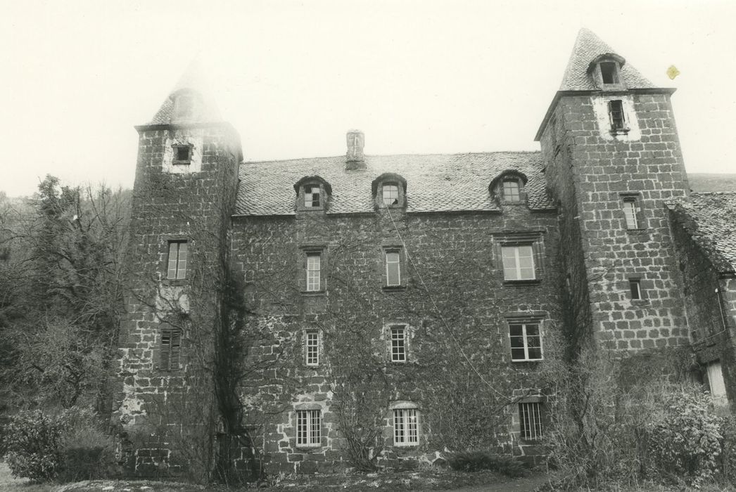 Château de Lamargé : Façade ouest, vue générale