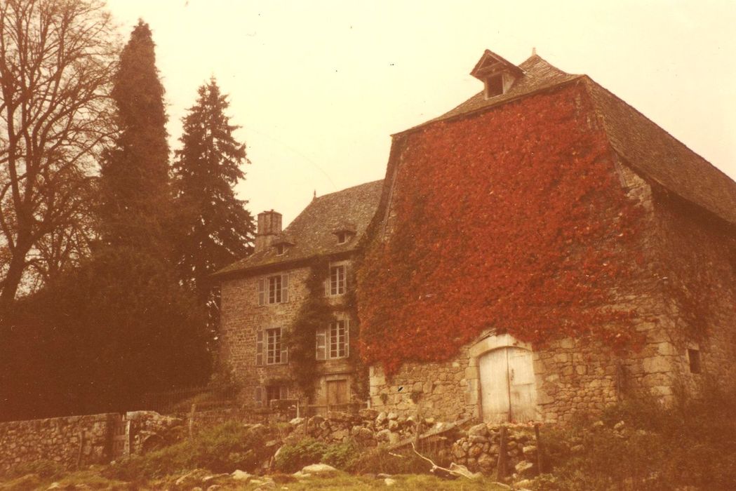 Château de la Grillière : Ensemble est, vue partielle