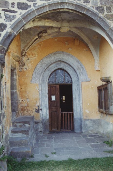 Eglise Saint-Men : Porche sud, vue générale