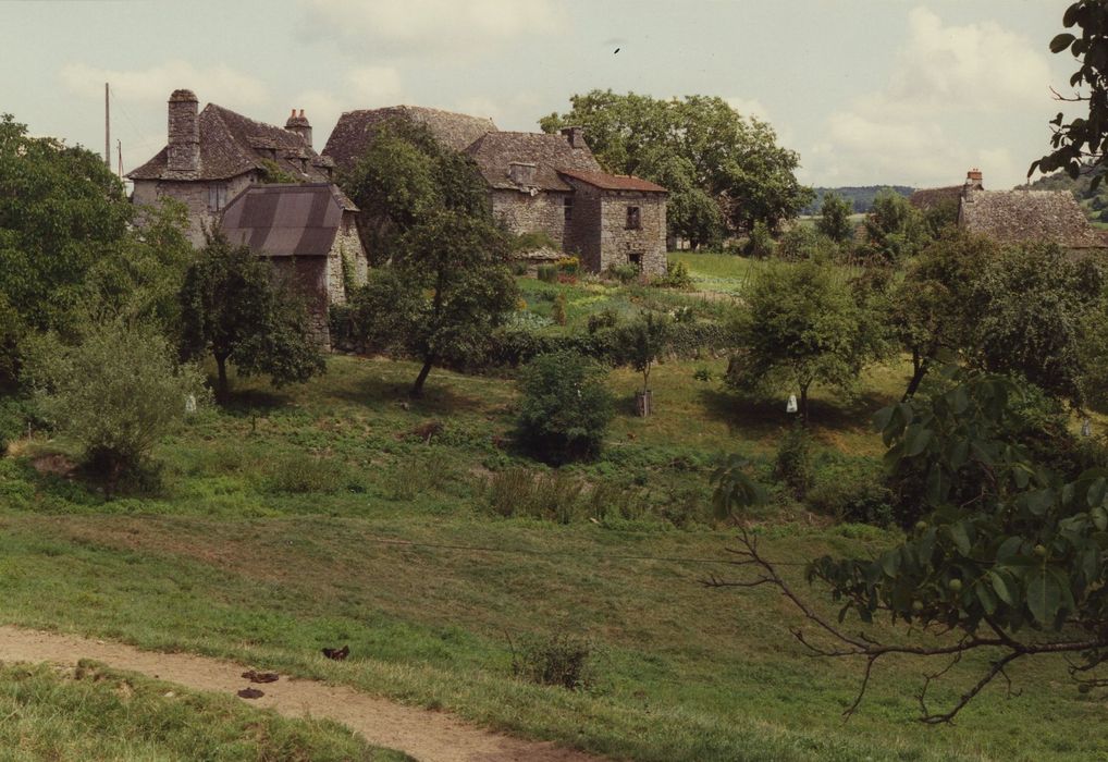 Ferme de Pressoire : Vue générale de la ferme depuis le Sud-Ouest, vue générale