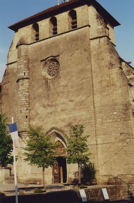 Eglise Saint-Martin : Façade occidentale, vue générale