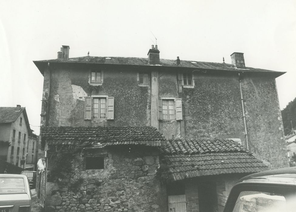 Hôtel de ville (ancien hôtel de la Trémolière) : Façade latérale ouest, vue générale