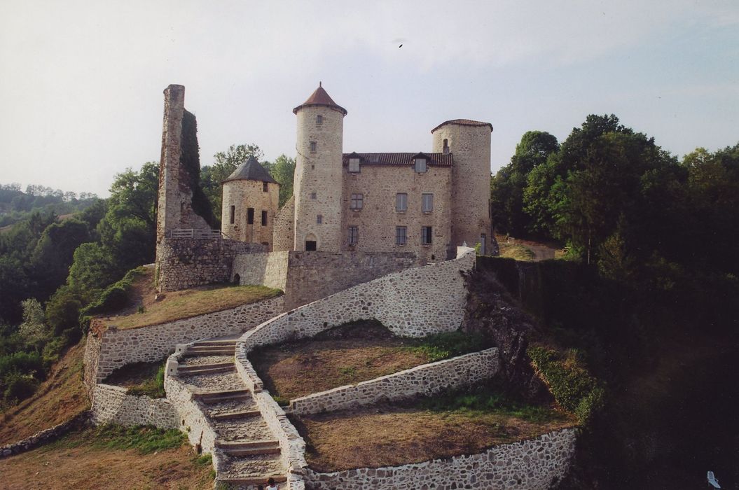 Ancien château ou château de Laroque : Ensemble sud-est, vue générale