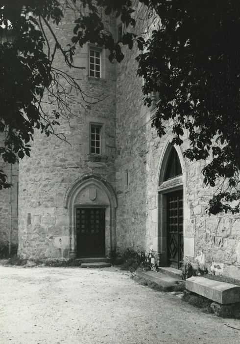 Château de Messac : Façade sud-ouest, vue partielle