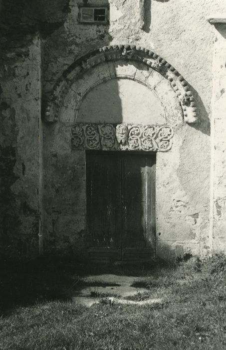 Eglise Saint-Blaise : Porte d’accès sud, vue générale