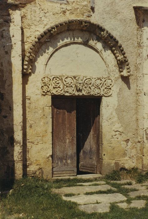 Eglise Saint-Blaise : Porte d’accès sud, vue générale