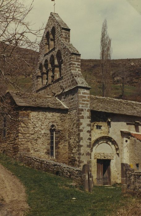 Eglise Saint-Blaise : Façade latérale nord, vue partielle