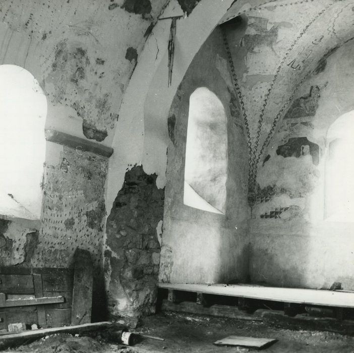 Ancien prieuré de Notre-Dame-du-Pont : Choeur, peintures monumentales, vue partielle