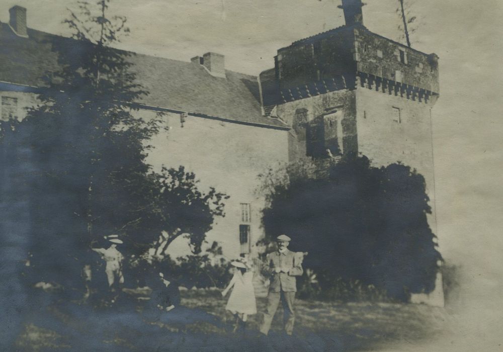 Château de Gros-Chigy : Façade ouest, vue partielle