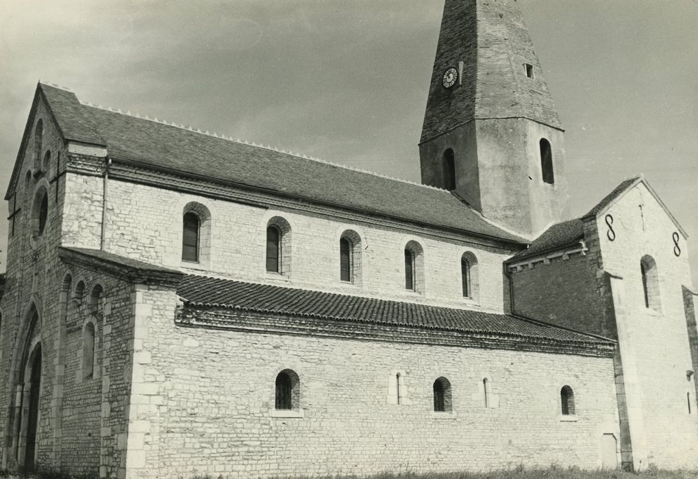 Eglise : Façade latérale sud, vue générale