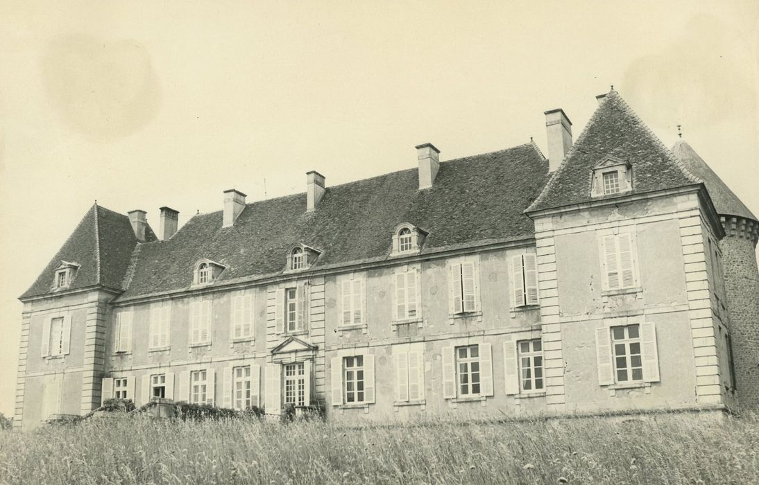 Château d'Epiry : Aile est, façade est, vue générale