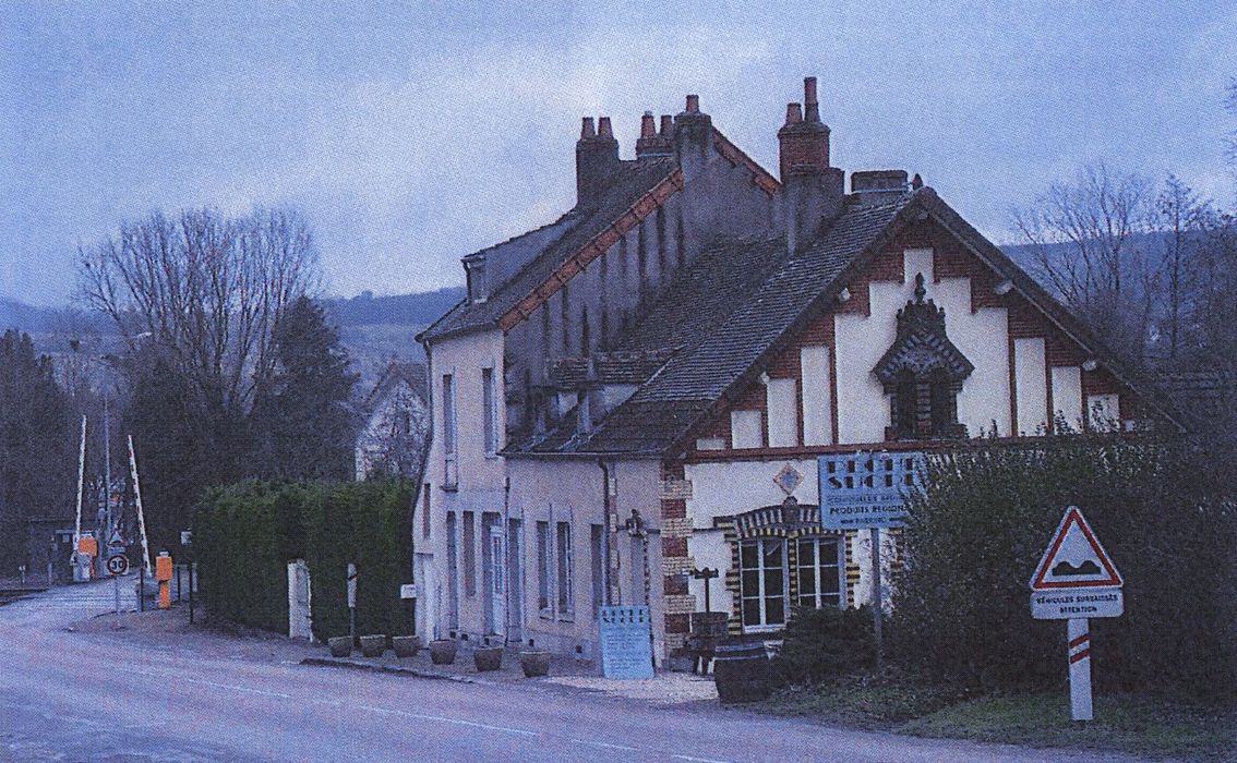 Ancienne tuilerie Perrusson-Desfontaines : Façades nord et ouest, vue générale