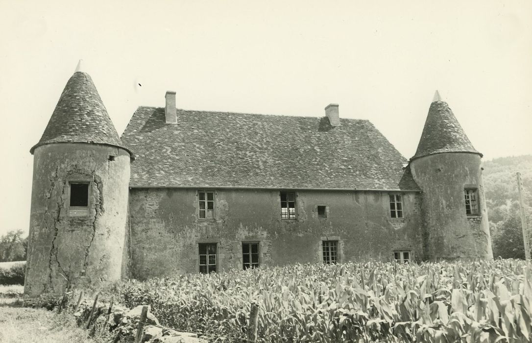 Château de Chevannes : Façade ouest, vue générale