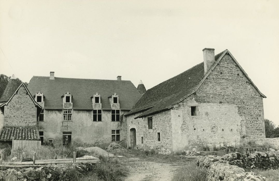 Château de Chevannes : Ensemble est, vue générale