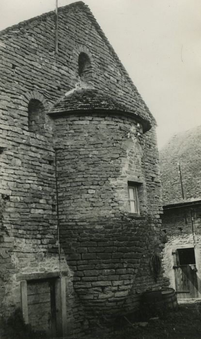 Château de Besornay ou de Bézornay : Chapelle, vue générale du chevet