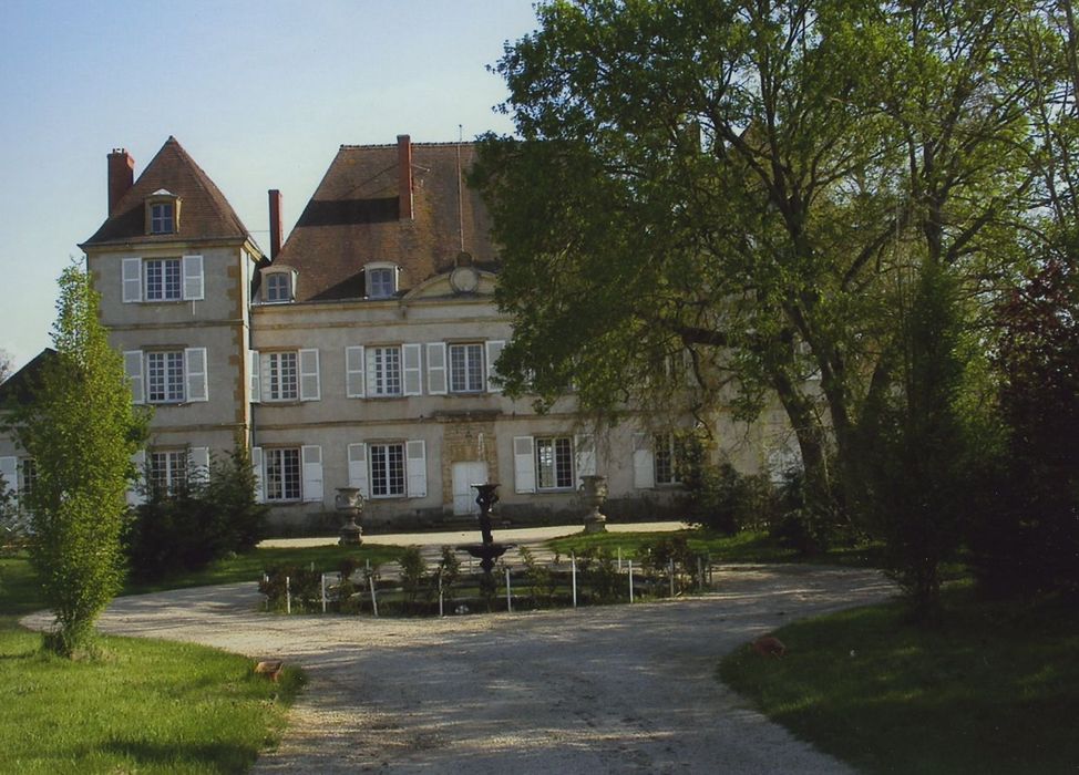 Château de Sélore : Façade nord, vue partielle