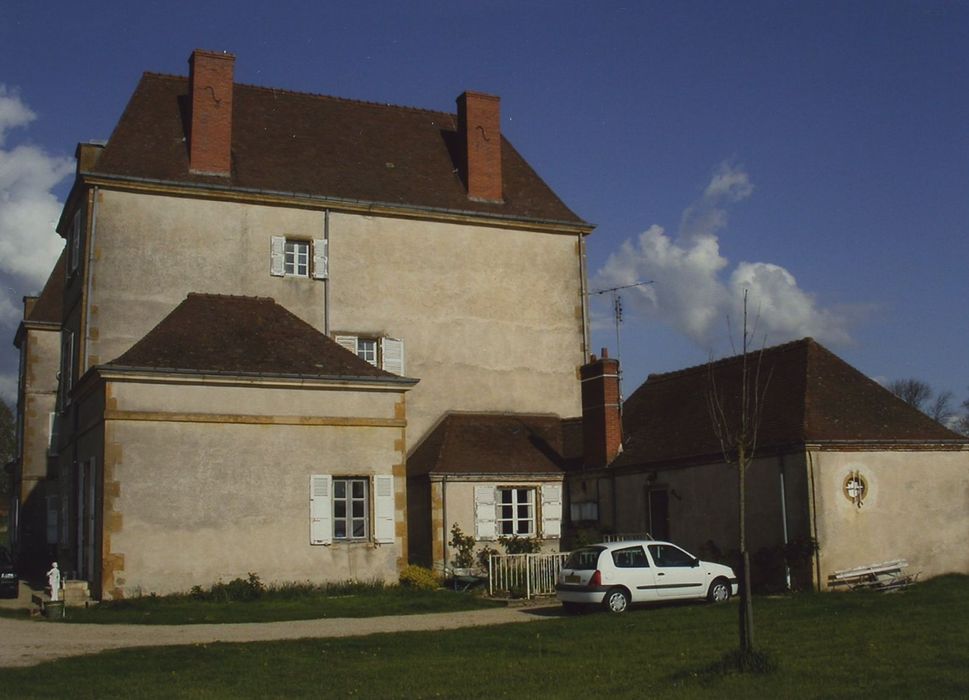 Château de Sélore : Façade ouest, vue générale