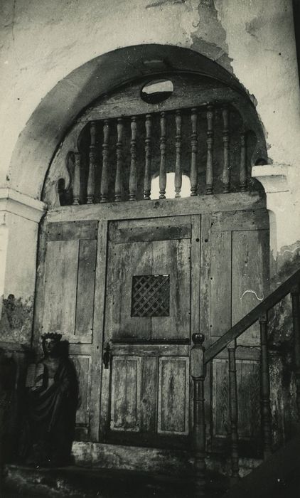 Eglise Saint-Martin-la-Vallée : Portail d’accès sud, vue générale