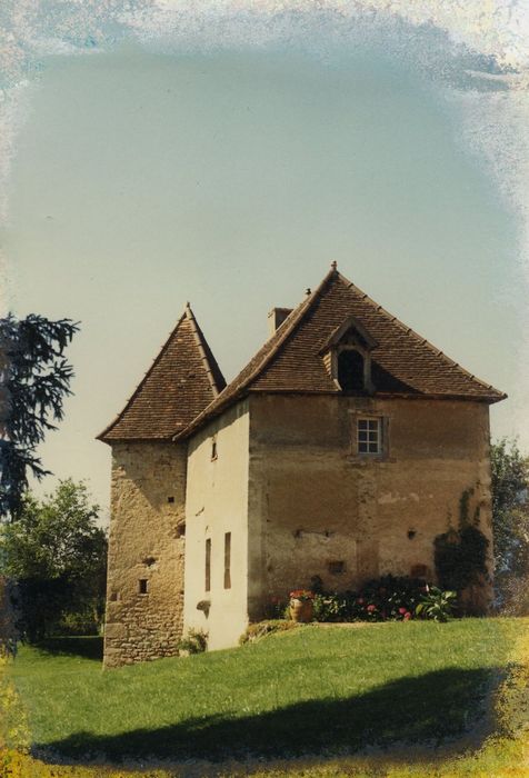 Château de Bussière : Façades sud et est, vue générale