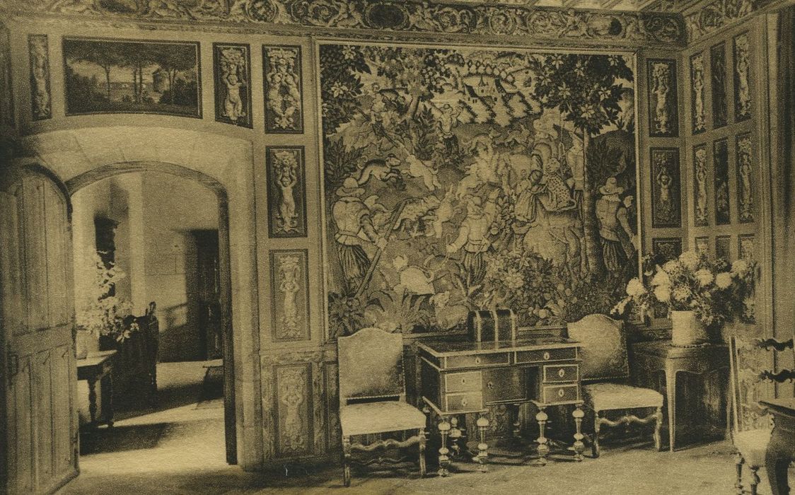 Château de Trélague : Grand salon, vue partielle