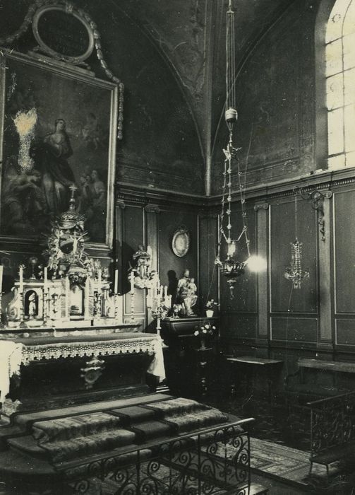 Hôtel Dieu : Ancienne chapelle, retable secondaire, vue générale