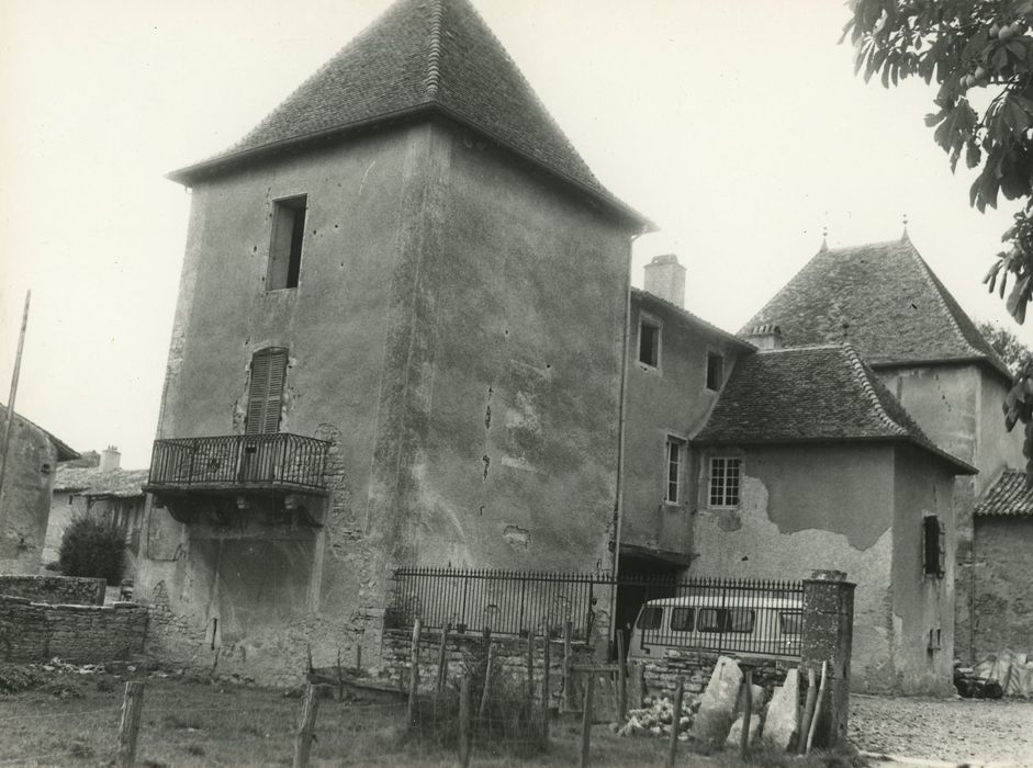 Château de Grenaud : Ensemble nord-est, vue générale