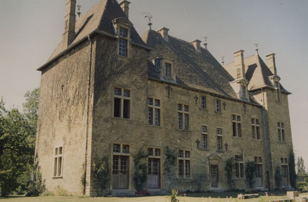 Château de Beaulieu : Ensemble sud-est, vue générale